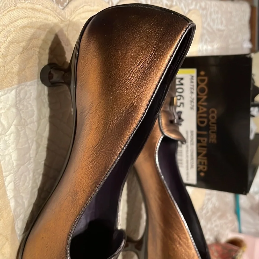 Donald Pliner antique metallic Couture heel - Picture 4 of 10